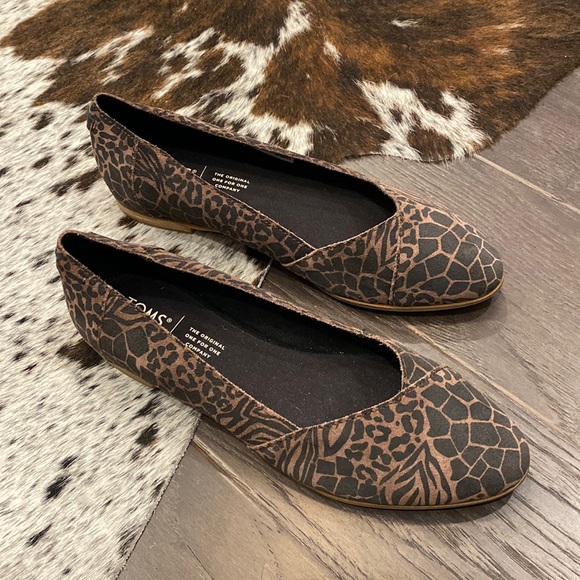 TOMS Jutti Neat Suede Flats in Safari Print 7 Stitch Fix - Picture 2 of 5